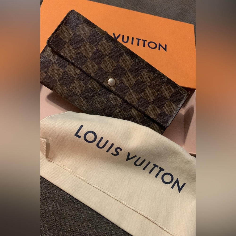Louis Vuitton damier ebene Sarah wallet